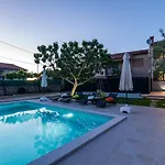 Vila Pietra For 6 People Near Fazana With Sea View - Children Playground & Pet Friendly